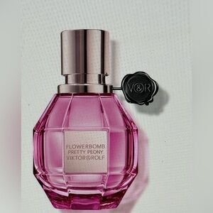 Viktor & Rolf Flowerbomb Pretty Peony - Vibrant Pink